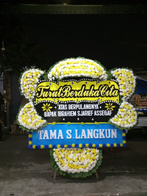 Papan Bunga Duka di Kao Teluk